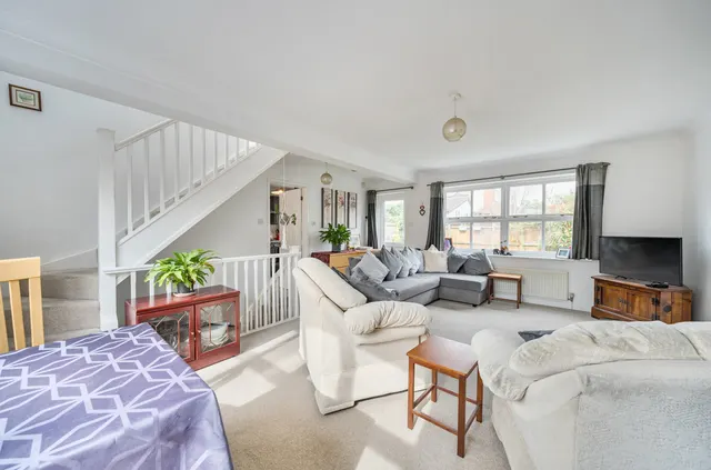 Headley Close, Alresford, SO24, photo 2