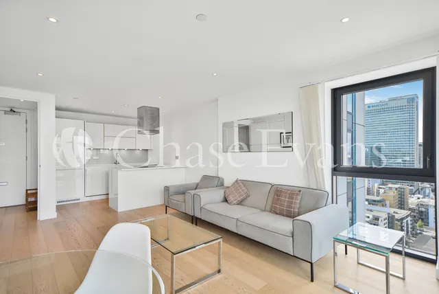 Photo 3 — Horizons Tower, 1 Yabsley Street, Canary Wharf, London, E14
