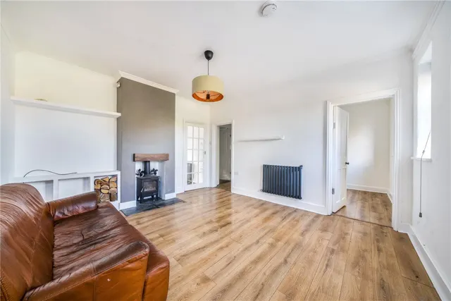 Salisbury Road, Marlborough, SN8, photo 3