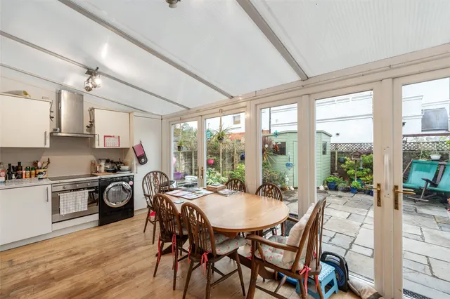 Cowper Road, Worthing, BN11, photo 2