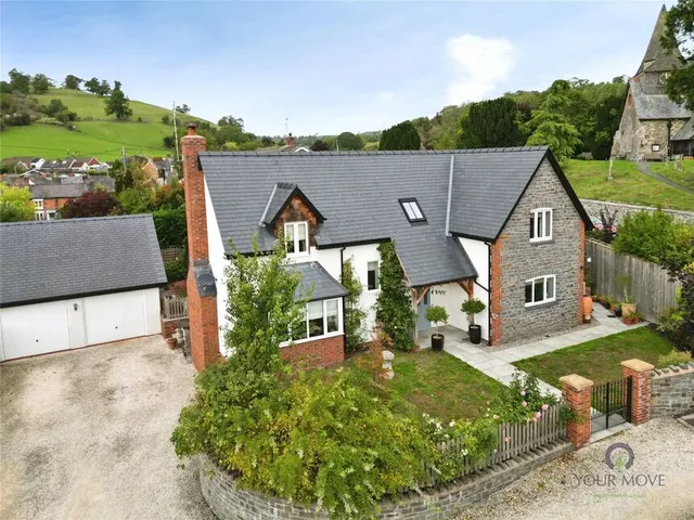 Cae'r Ysgol, Llansantffraid, SY22, photo 1