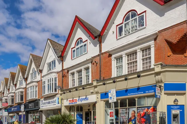Southbourne Grove, Bournemouth, photo 1