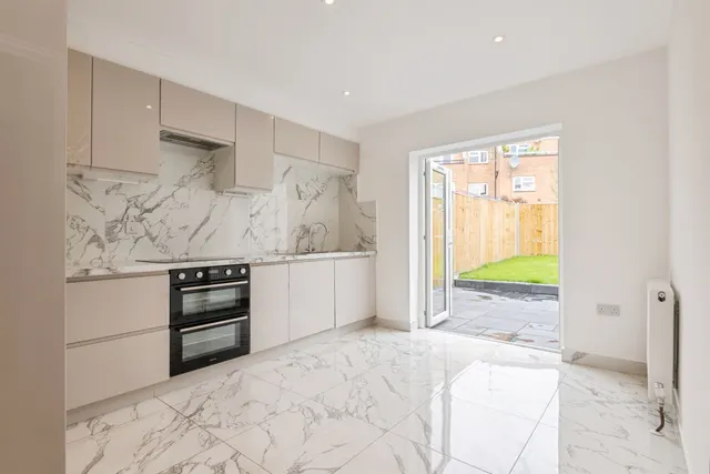 Greenway Road, Taunton, TA2, photo 2