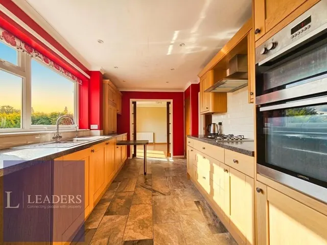 Meadow Close, Halstead, CO9, photo 2