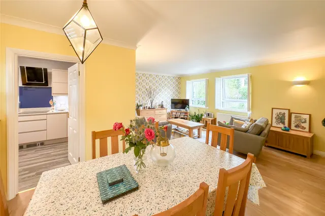 Photo 3 — Douglas Road, Harpenden, Hertfordshire, AL5 2ES