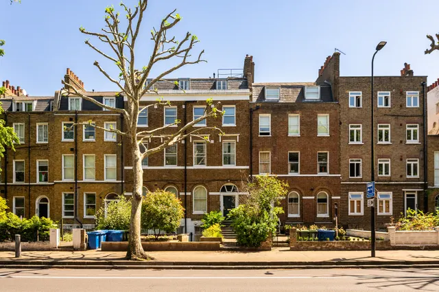 Photo 2 — 7 Sackville Court, 119 Kennington Park Road, London