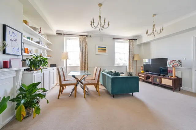 Photo 3 — 7 Sackville Court, 119 Kennington Park Road, London