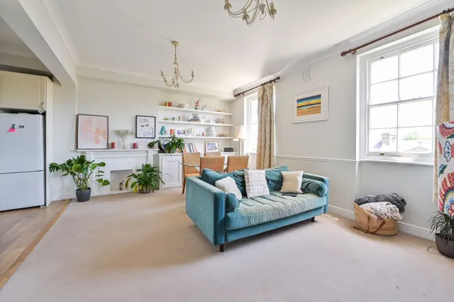 7 Sackville Court, 119 Kennington Park Road, London, photo 1