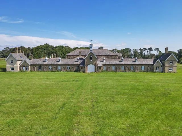 Photo 3 — The Riding School, Kennels and Stable Courtyard, Waldershare Park, Dover, Kent, CT15 5BB