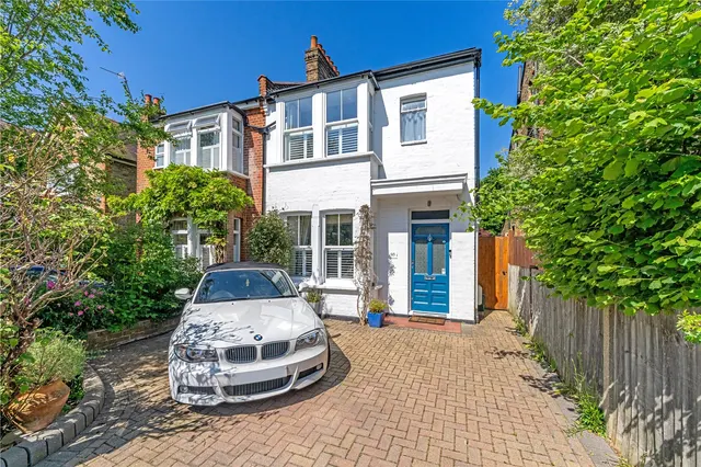 Gloucester Road, Hampton, Middlesex, TW12 2UW, photo 1
