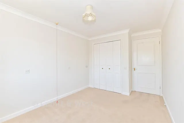 Henty Gardens, Chichester, PO19, photo 3
