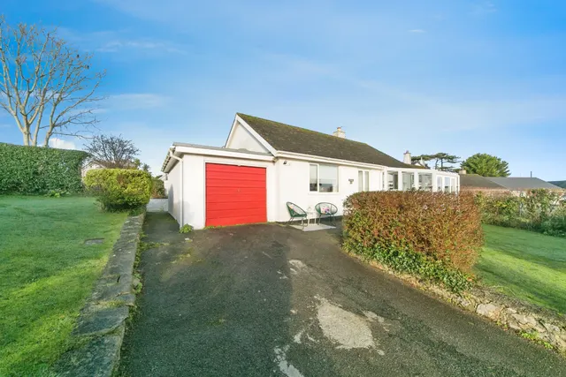 Breeze Hill, Tyn-Y-Gongl, LL74, photo 1