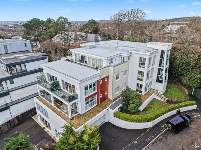 Photo 2 — Highmoor Court