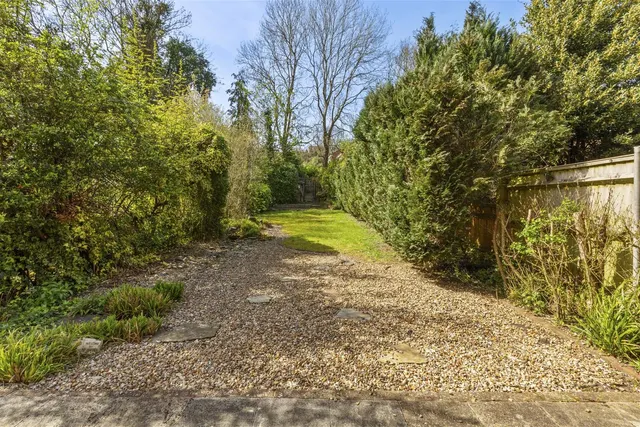 Micklefield Road, High Wycombe, HP13, photo 2