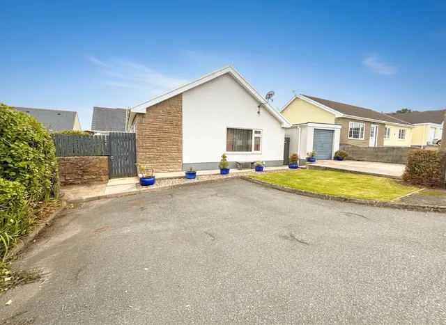 St. Catherines Close, Princes Gate, SA67, photo 1