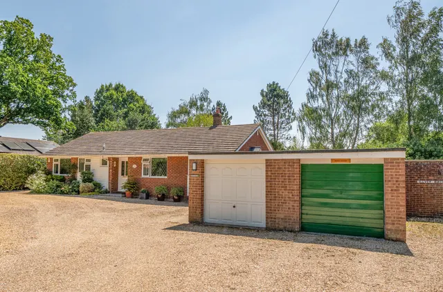 Longwater Lane, Finchampstead, Wokingham, Berkshire, RG40 4NX, photo 1