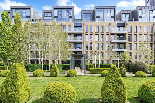 Photo 2 — Central Avenue, Fulham, London, SW6 2GP