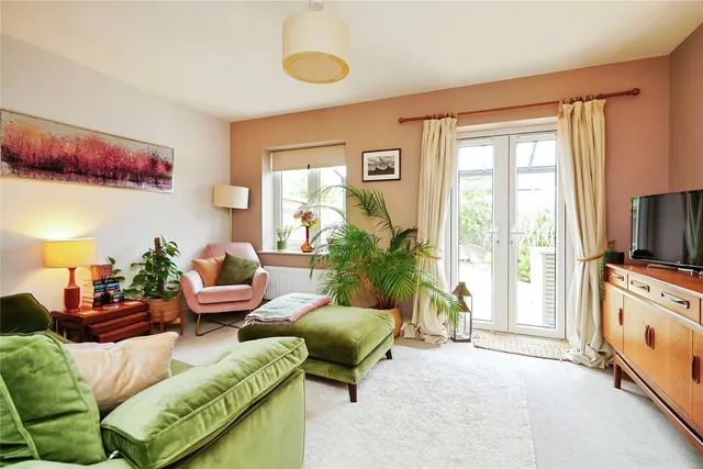 Photo 2 — Clifton Close, BICESTER, Oxfordshire, OX26