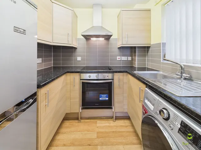 Woodville Grove, Welling, DA16, photo 2