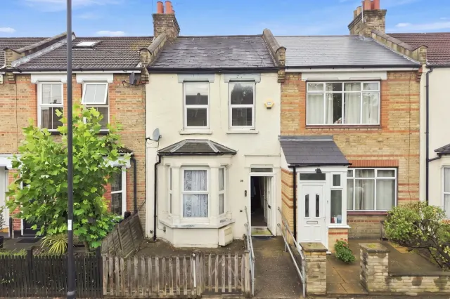 Halstead Road, Enfield, EN1 1QB, photo 1
