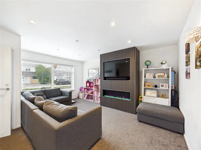 Bury Close, Marks Tey, CO6, photo 2