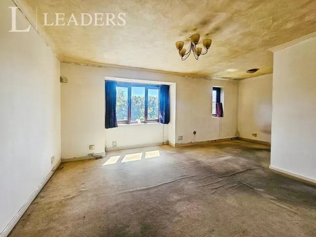 Swann Way, Broadbridge Heath, RH12, photo 3