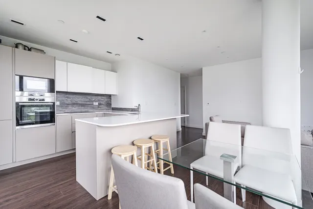 Photo 2 — Flat 11, The Parkhouse, 3 Kayani Avenue, London