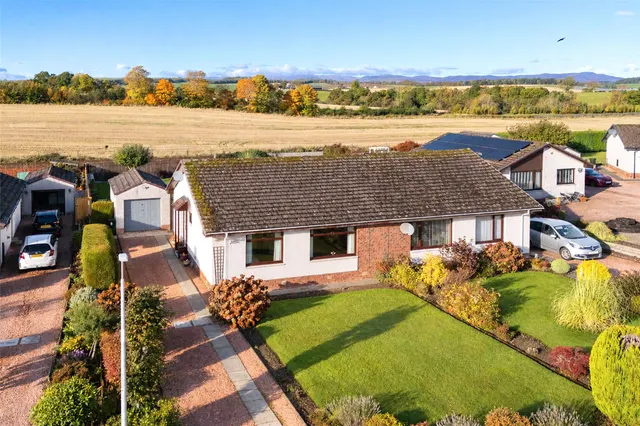 Kirkhill Drive, Luncarty, PH1, photo 1