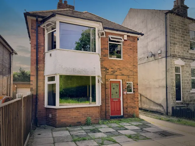 Aberford Road, Wakefield, WF3, photo 1