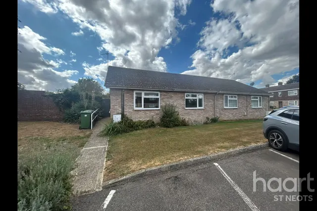 Cranfield Way, Buckden, PE19, photo 1