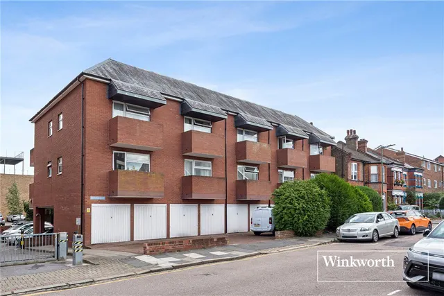 Dale Grove, North Finchley, N12, photo 1
