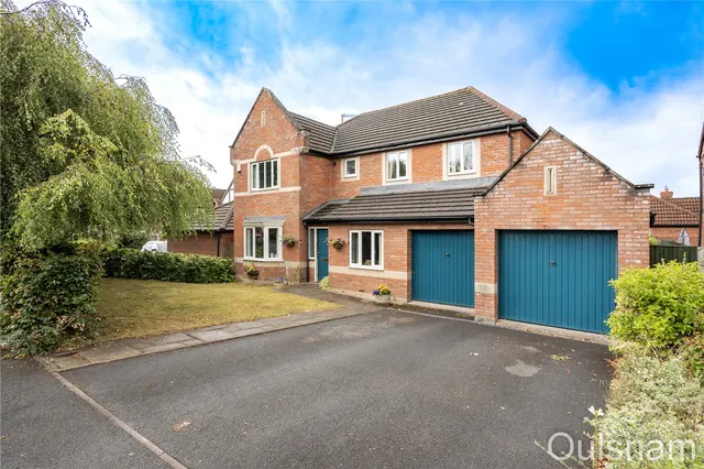 Royal Worcester Crescent, Bromsgrove, Worcestershire, B60 2TN, photo 1
