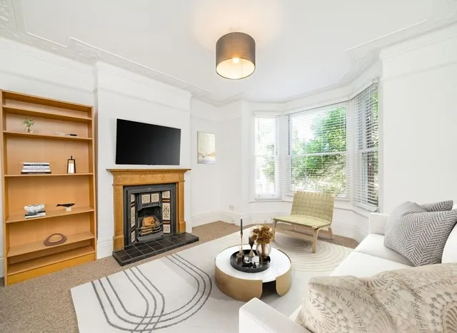 Photo 2 — Waldeck Road, Ealing, W13