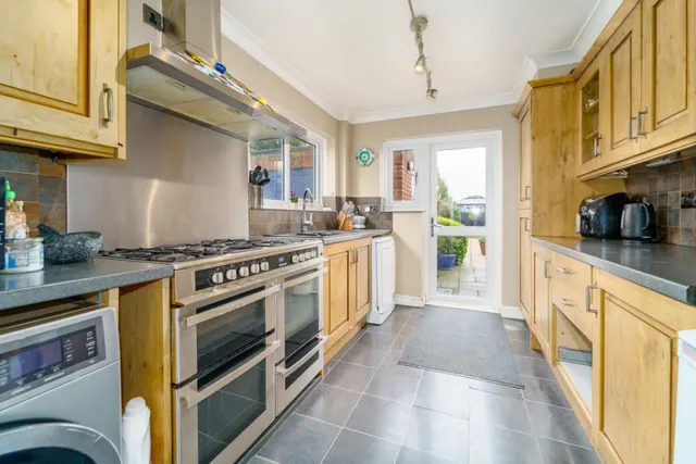 Metcalf Road, Ashford, photo 3
