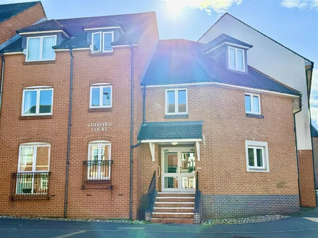 Cricklade Street, Swindon, photo 1