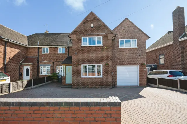 Birchfield Lane, Oldbury, B69, photo 1