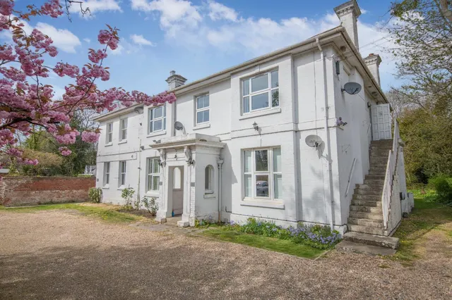 Bishopstoke Road, Eastleigh, SO50 6LA, photo 1