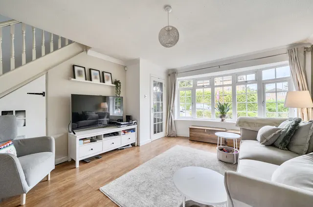 Photo 2 — Waterloo Crescent, Wokingham, Berkshire, RG40 2JJ