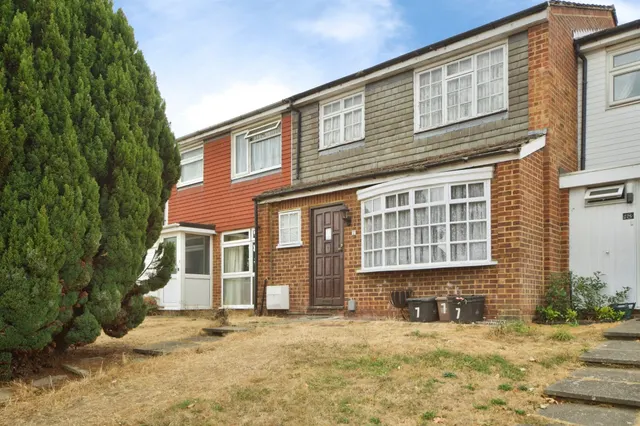 The Springs, Broxbourne, photo 1