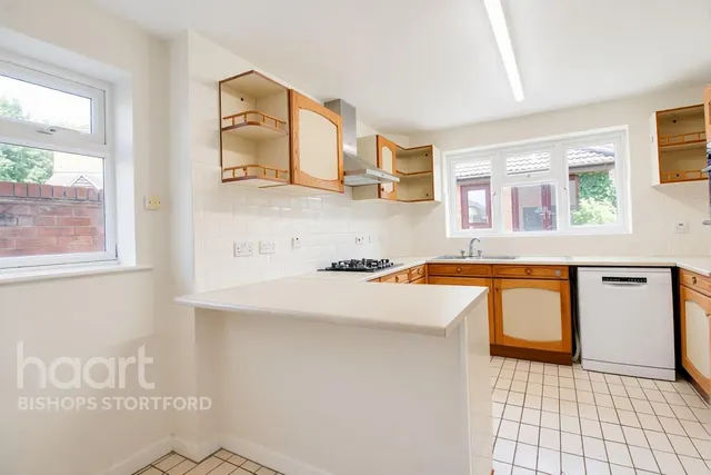 Dove Close, Bishop's Stortford, CM23, photo 3