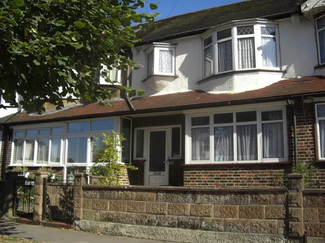 Selsdon Road, South Croydon, CR2, photo 1