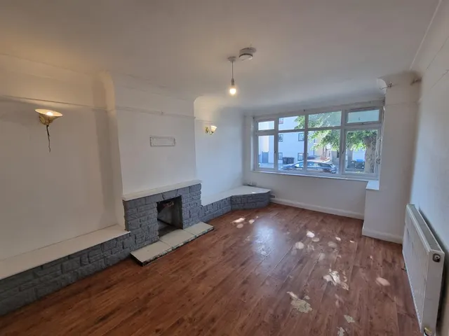 Selsdon Road, South Croydon, CR2, photo 2