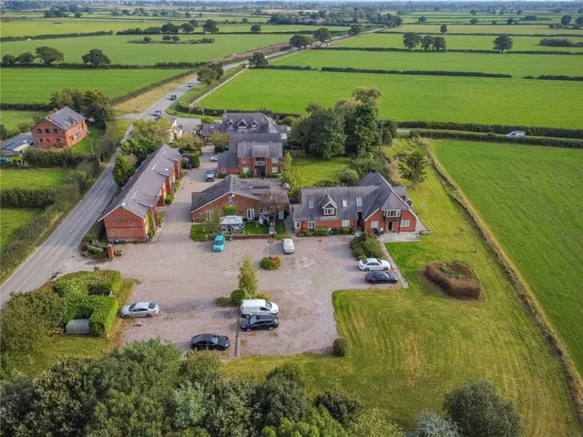 Parkside, Nr Rossett, LL12, photo 2
