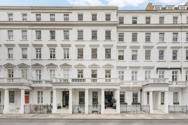 Lowndes Square, Knightsbridge, London, photo 1