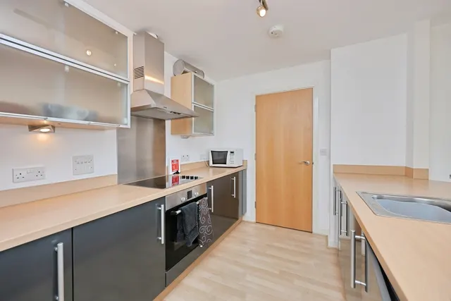 Geoffrey Watling Way, Norwich, Norfolk, NR1, photo 1
