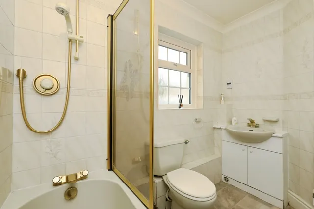 Photo 3 — Bedford Court, Bawtry, Doncaster