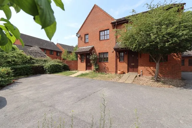 Shenley Brook End, Milton Keynes, photo 1
