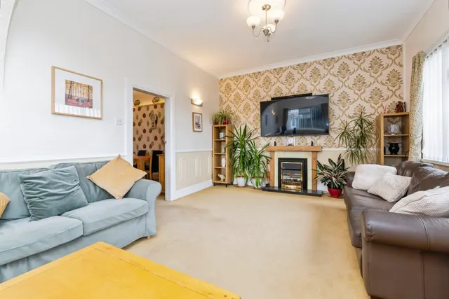 High Street, Ferryhill, DL17, photo 2