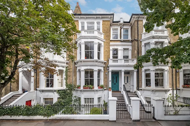 Gauden Road, London, SW4, photo 1