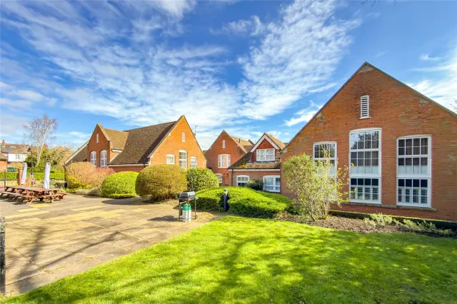 Old London Road, St. Albans, Hertfordshire,, AL1 1QF, photo 1
